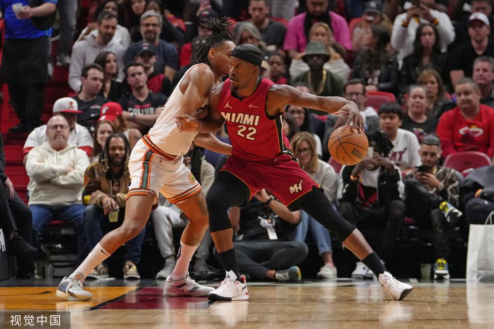 足球和篮球 足球和篮球